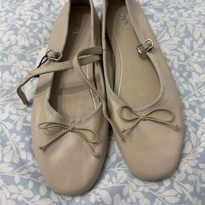 Zara Girls Beige Ballet Flats with Bow